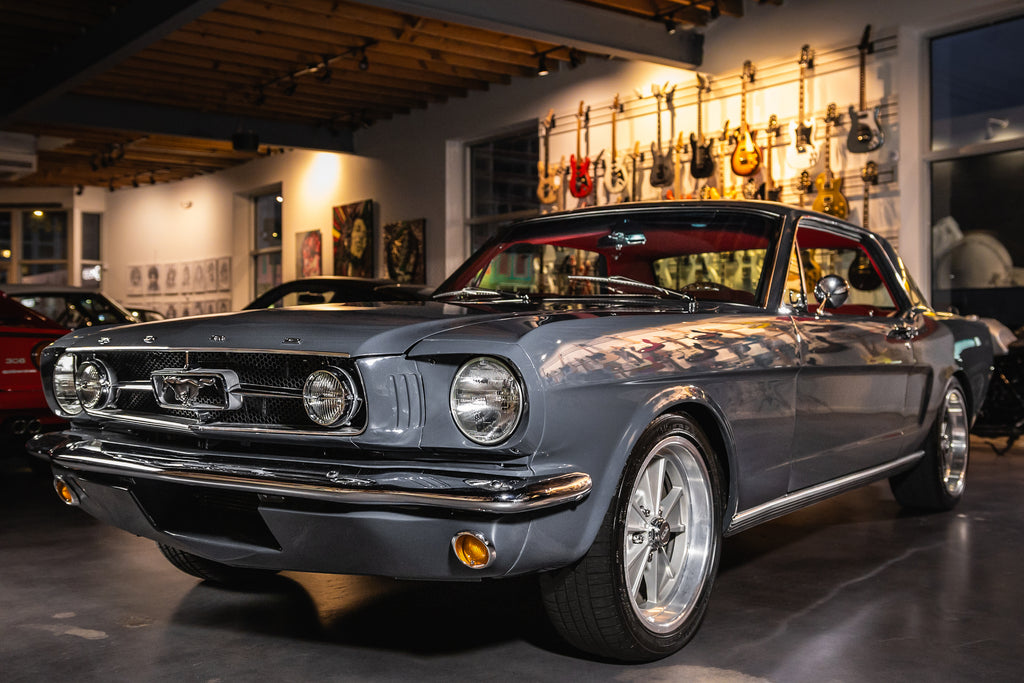 1965 Ford Mustang Restomod - Grey