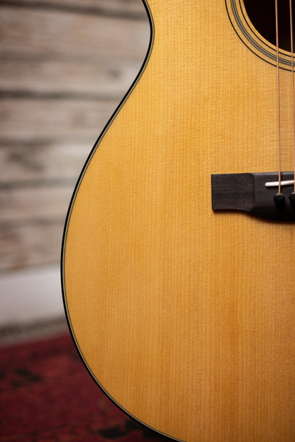 Martin 000-18 Acoustic Guitar - Natural