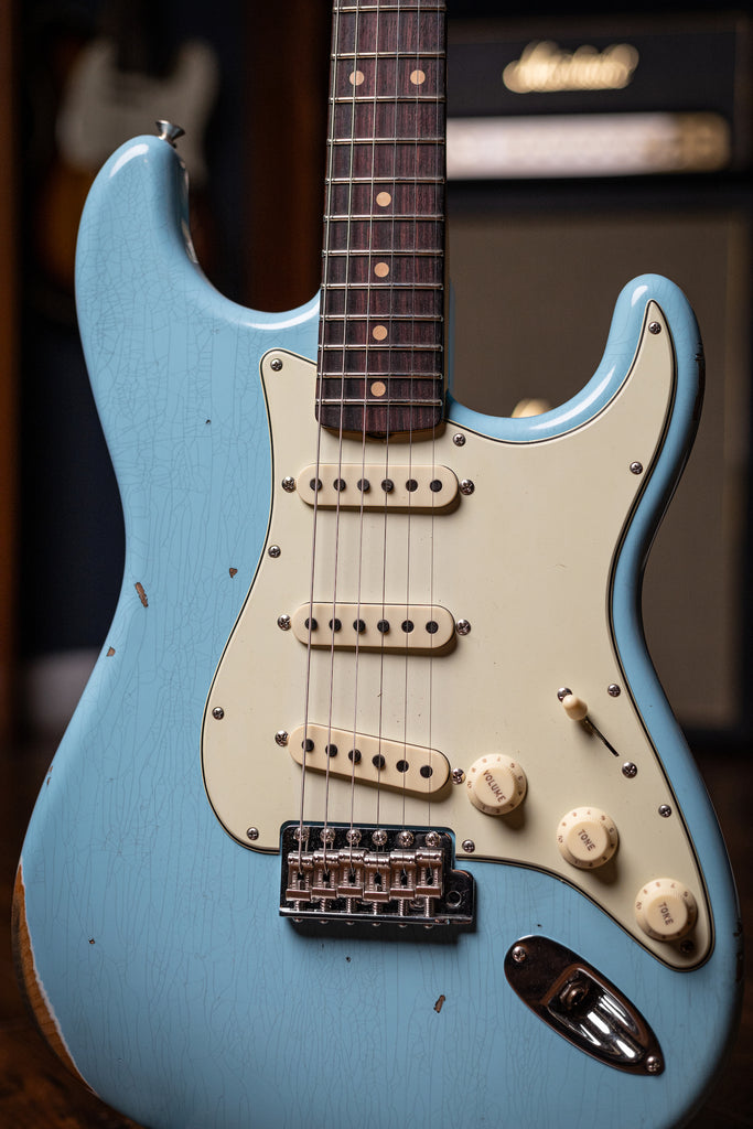 Fender Custom Shop Late 1962 Stratocaster Relic Closet Classic Hardware Electric Guitar - Faded Aged Daphne Blue