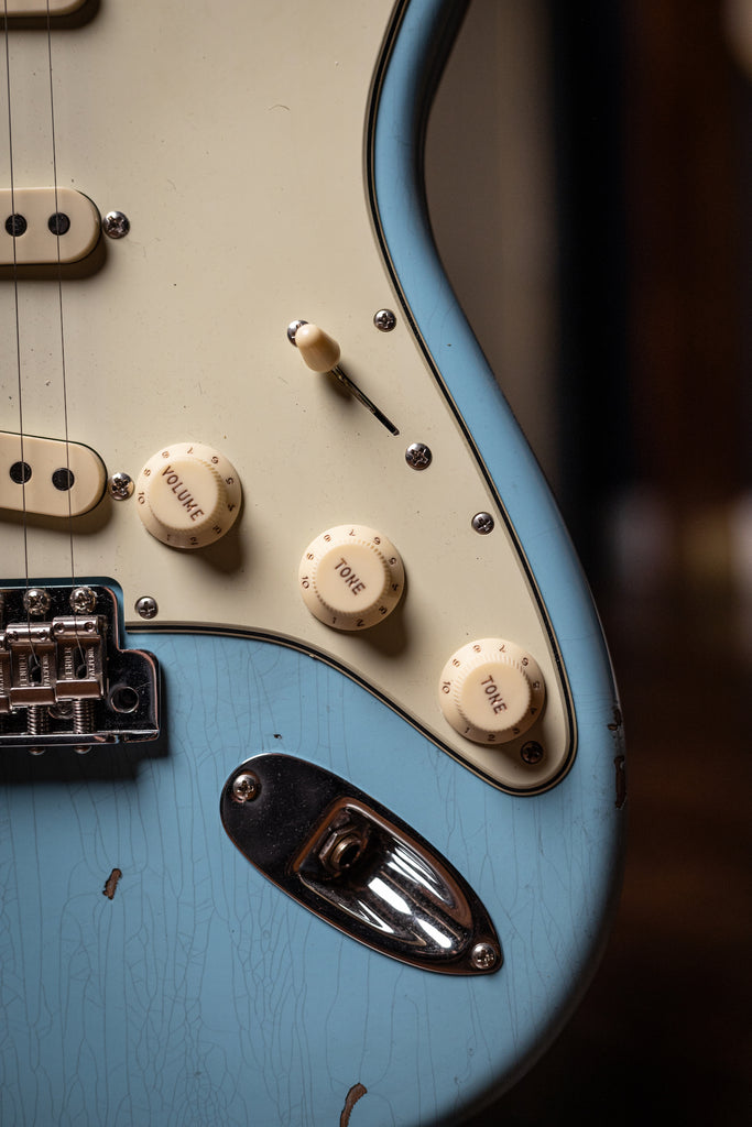 Fender Custom Shop Late 1962 Stratocaster Relic Closet Classic Hardware Electric Guitar - Faded Aged Daphne Blue