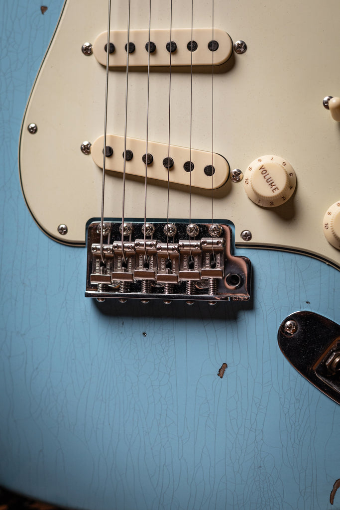 Fender Custom Shop Late 1962 Stratocaster Relic Closet Classic Hardware Electric Guitar - Faded Aged Daphne Blue