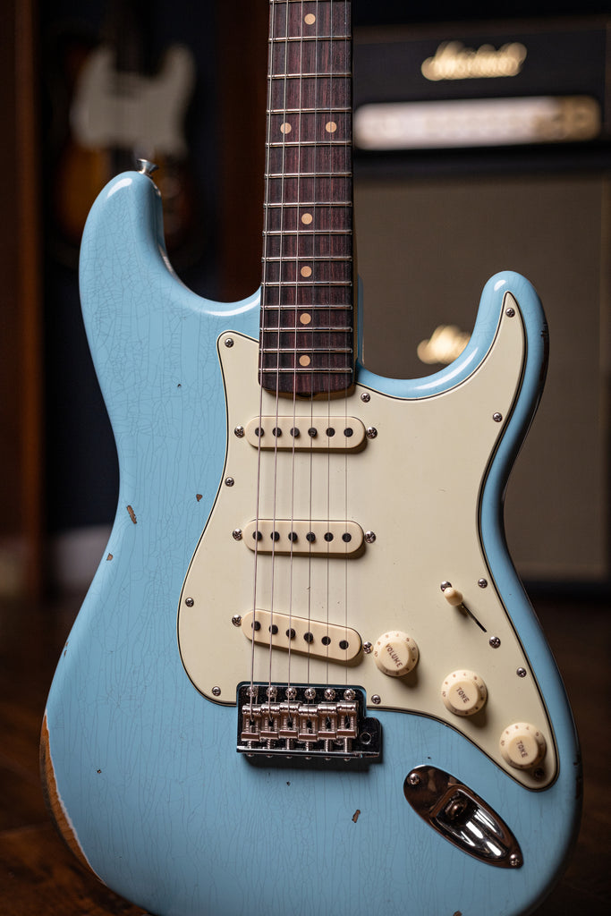 Fender Custom Shop Late 1962 Stratocaster Relic Closet Classic Hardware Electric Guitar - Faded Aged Daphne Blue