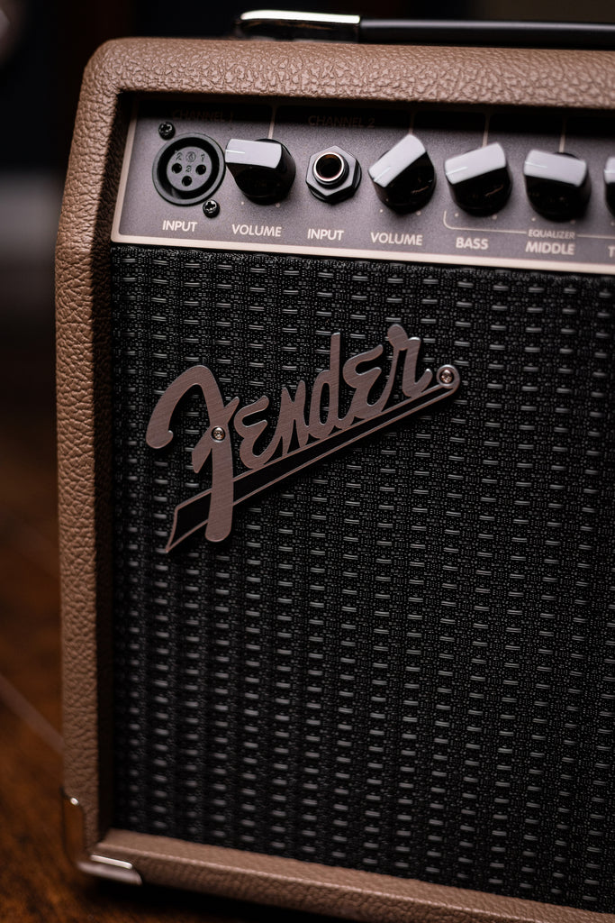 Fender Acoustasonic 15