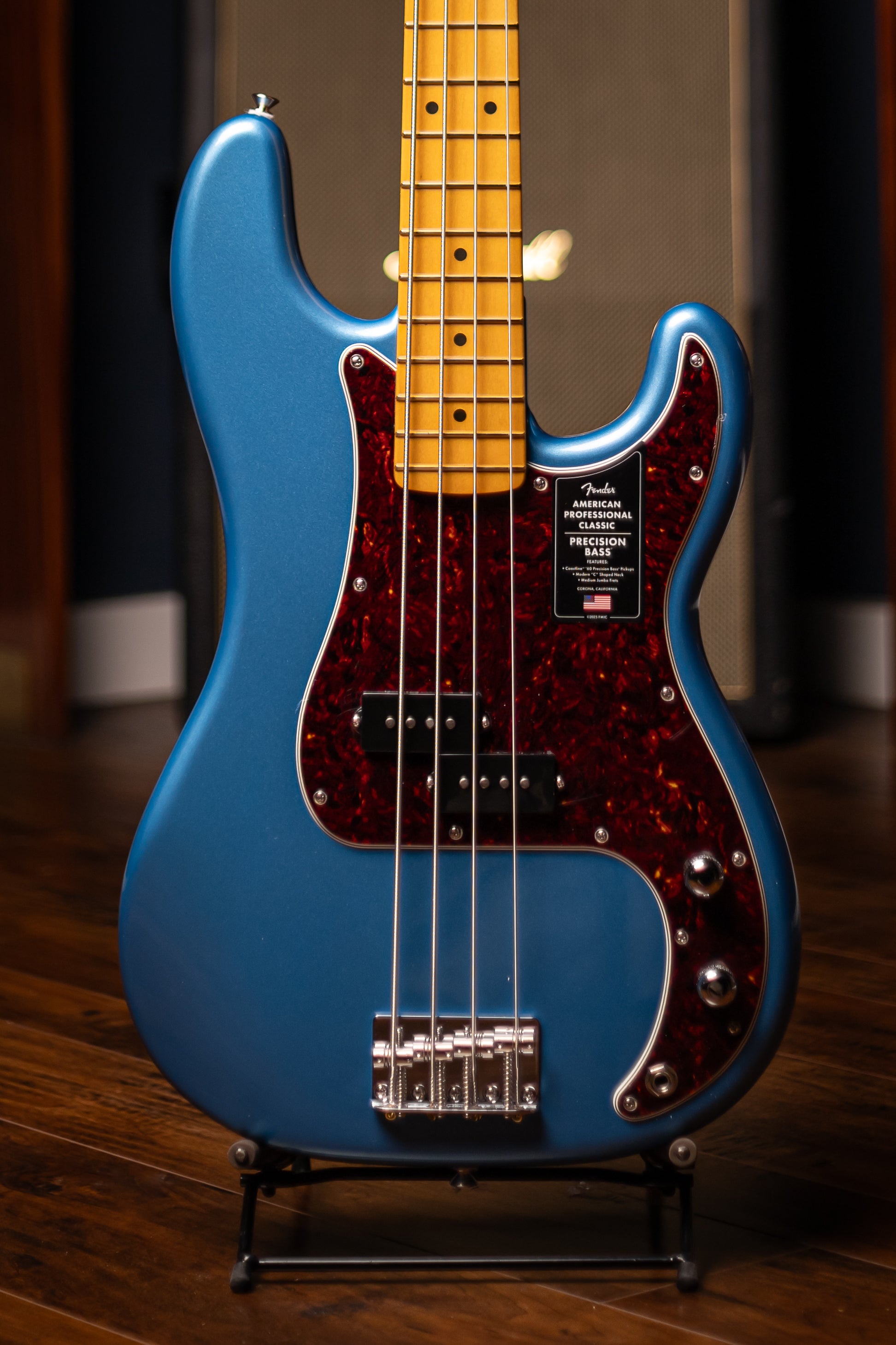 Fender American Professional Classic Precision Bass - Lake Placid Blue