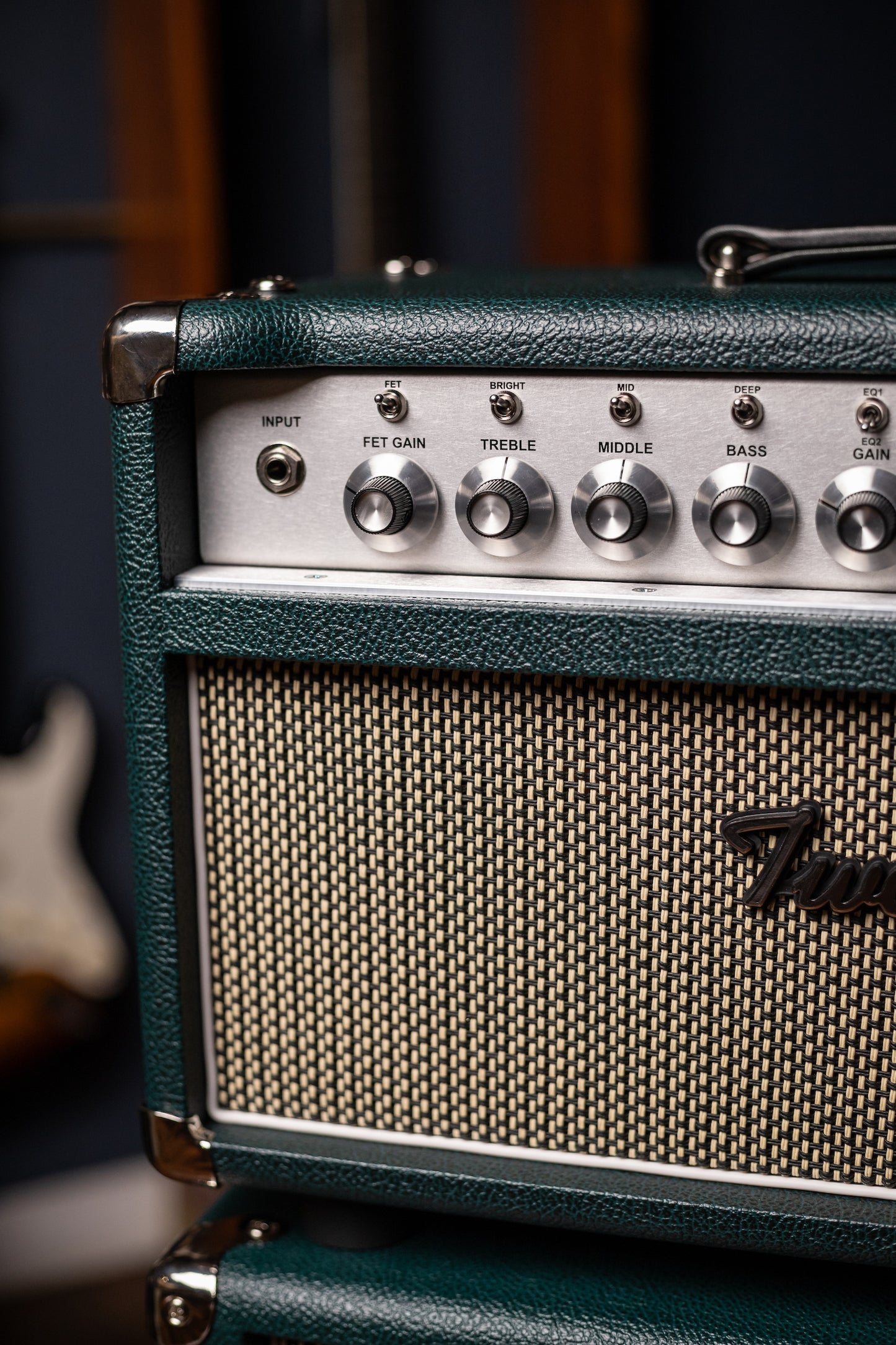 IN STOCK! Two-Rock Classic Reverb 100 Watt Head And 12-65B 2x12 Extension Cabinet - British Green, Salt & Pepper Cloth, White Piping