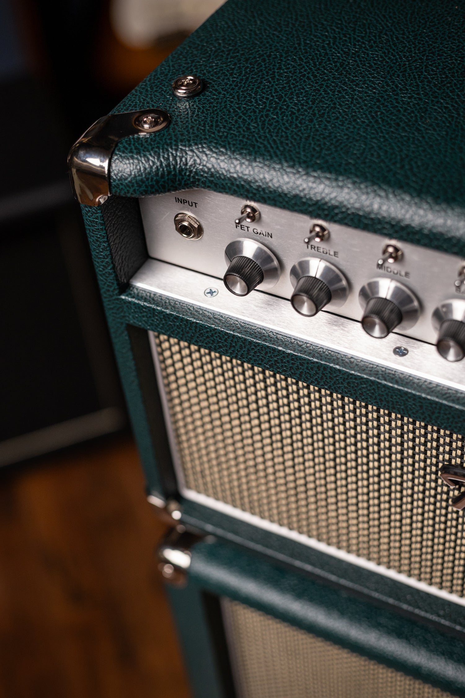 IN STOCK! Two-Rock Classic Reverb 100 Watt Head And 12-65B 2x12 Extension Cabinet - British Green, Salt & Pepper Cloth, White Piping