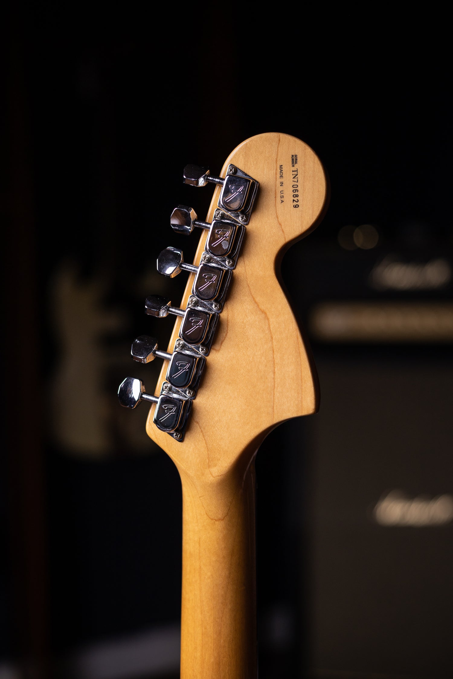 かわいい～！」 Fender ホワイト stratocaster エレキギター