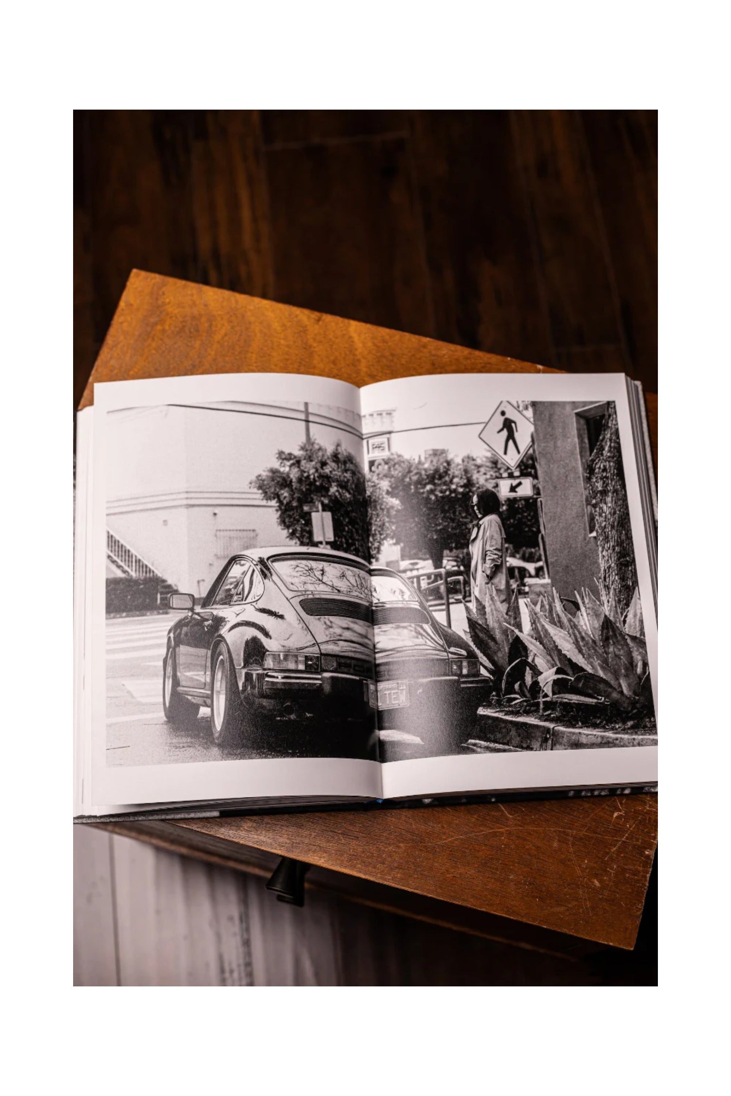 To Live And Drive In Los Angeles Hard Cover - Bart Kuykens