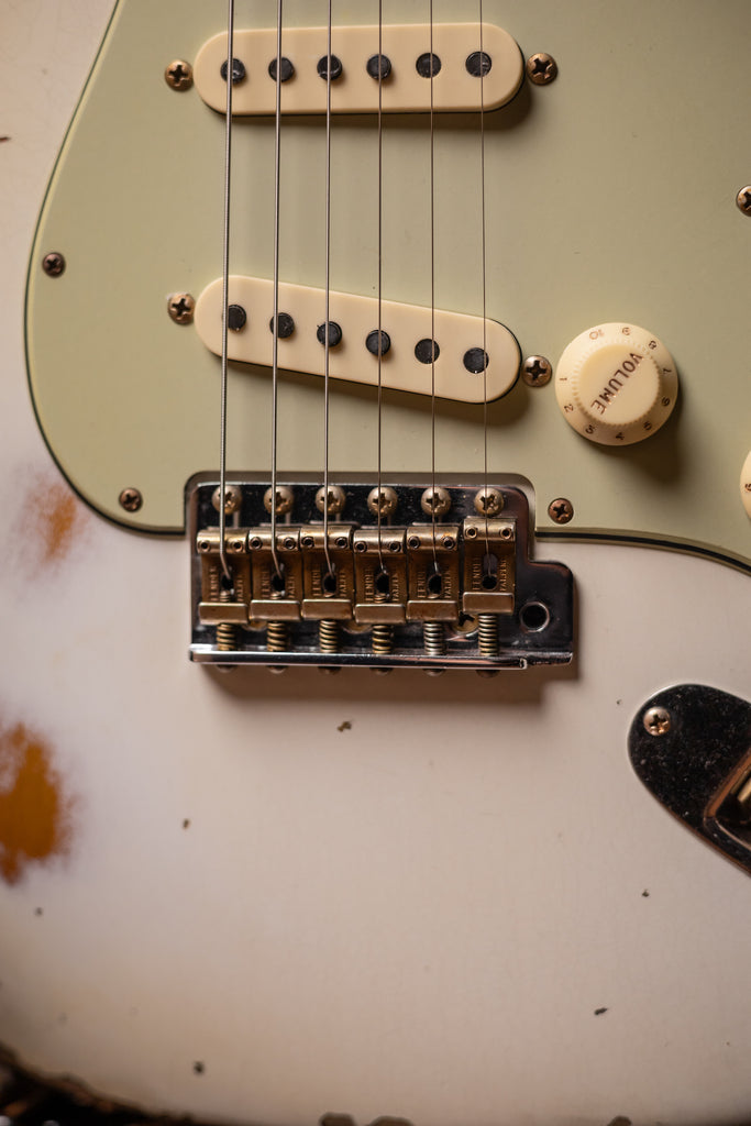 Fender Custom Shop 1960 Stratocaster Heavy Relic Electric Guitar - Aged Olympic White over 3-Color Sunburst