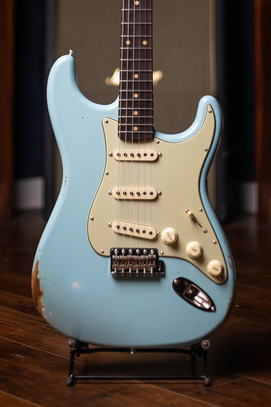Fender Custom Shop Late 1962 Stratocaster Relic Closet Classic Hardware Electric Guitar - Faded Aged Daphne Blue