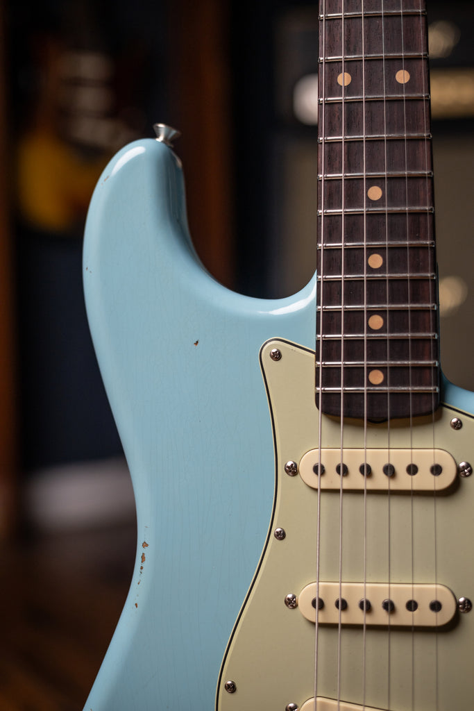 Fender Custom Shop Late 1962 Stratocaster Relic Closet Classic Hardware Electric Guitar - Faded Aged Daphne Blue