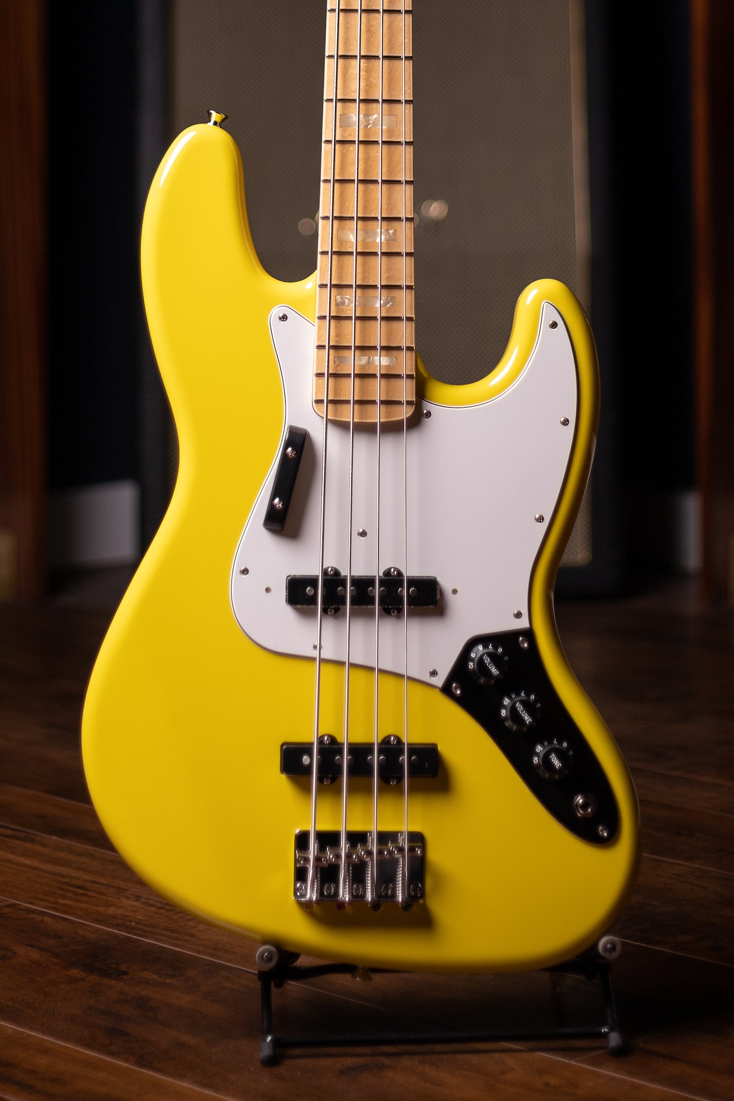 Fender Made in Japan Limited International Color Jazz Bass® - Monaco Yellow