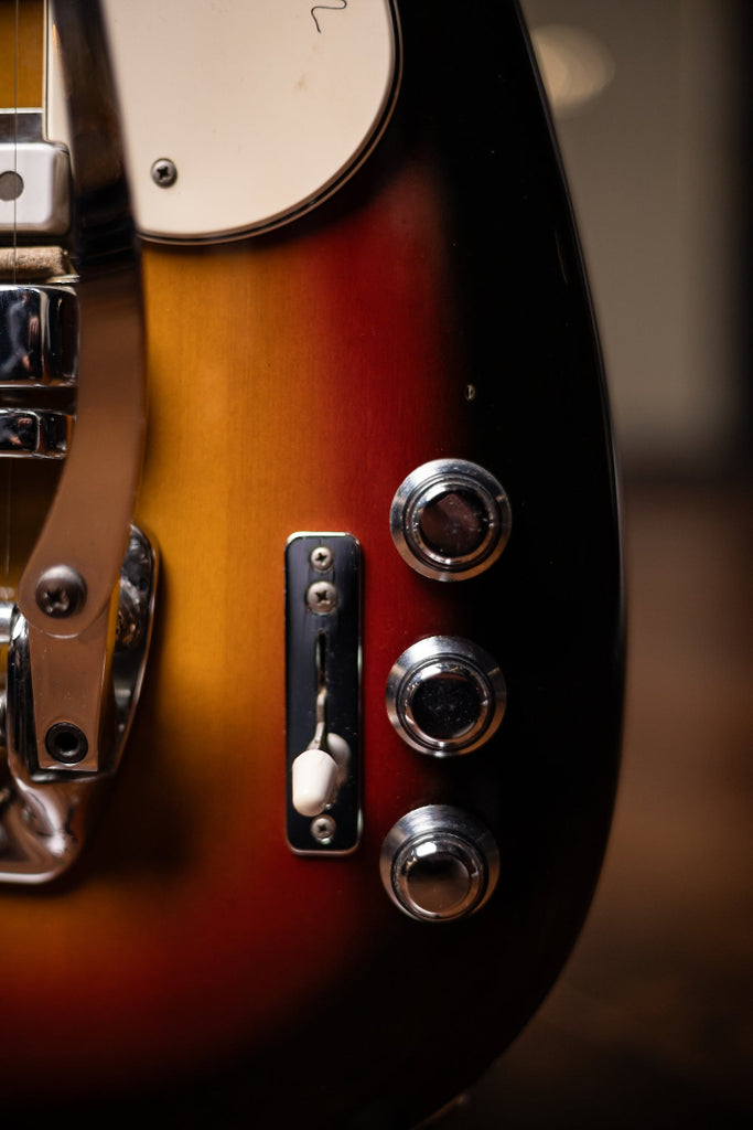 1965 Vox Mark VI Tear Drop Electric Guitar - Sunburst