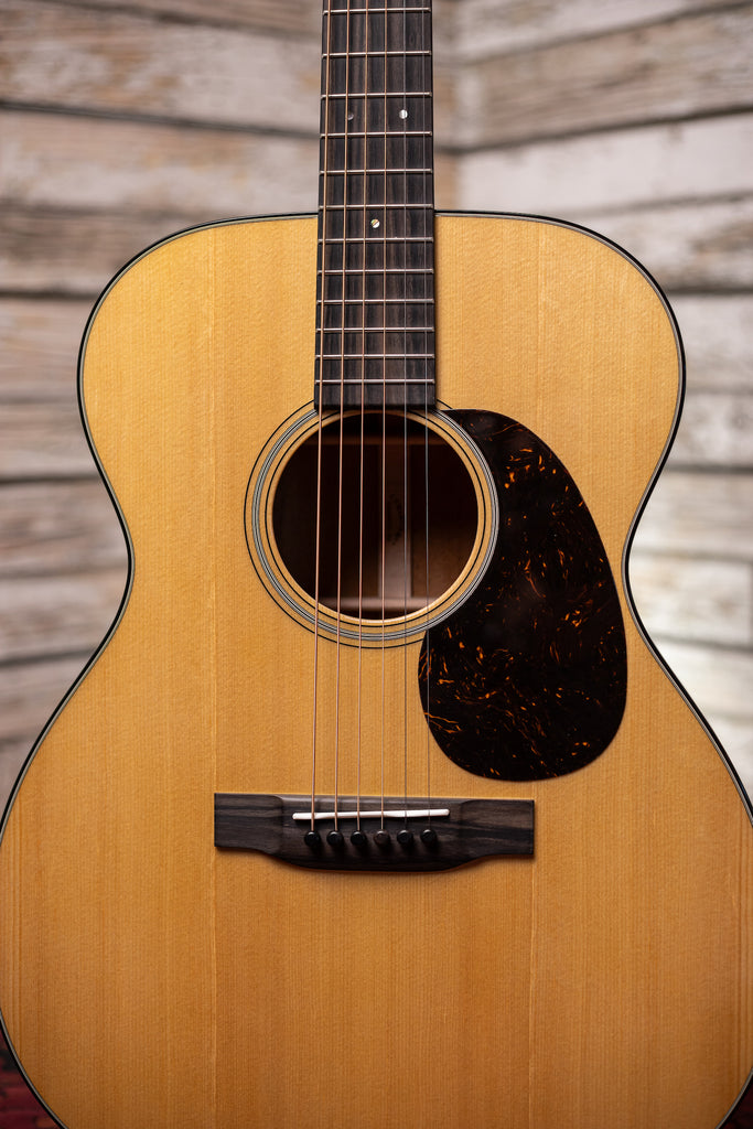 Martin 000-18 Acoustic Guitar - Natural