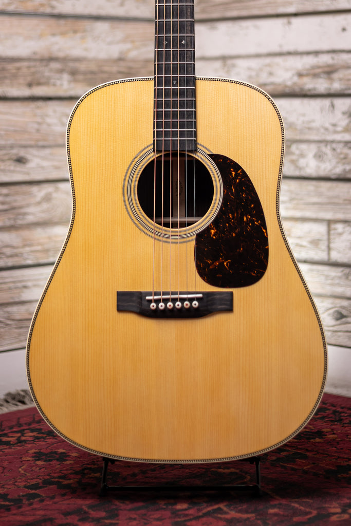 Martin HD-28E Standard Series, D-14 Fret, Acoustic Electric Guitar