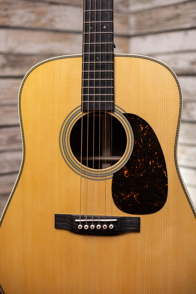 Martin HD-28E Standard Series, D-14 Fret, Acoustic Electric Guitar