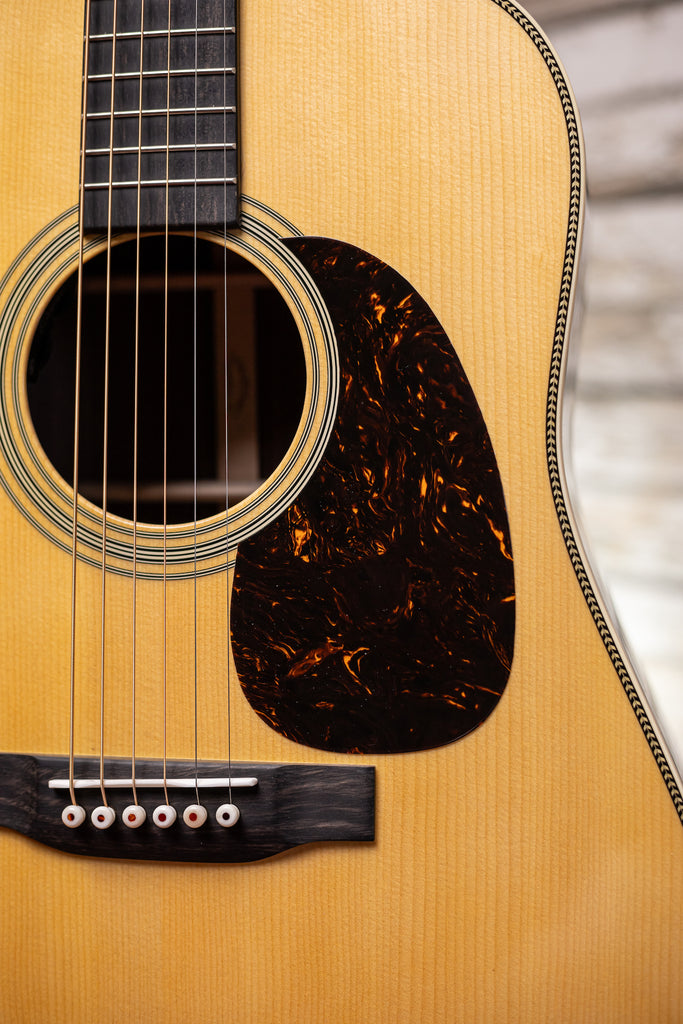 Martin HD-28E Standard Series, D-14 Fret, Acoustic Electric Guitar