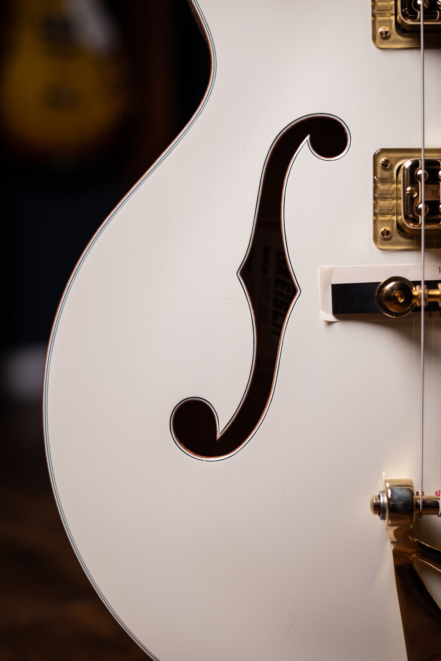 Gretsch G6136T-59 Vintage Select Edition '59 Falcon Hollow Body Electric Guitar - Vintage White