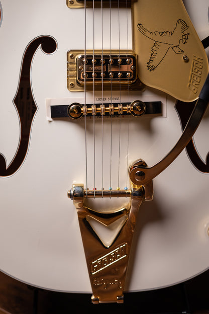 Gretsch G6136T-59 Vintage Select Edition '59 Falcon Hollow Body Electric Guitar - Vintage White