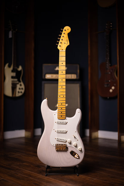 Fender 2019 Vintage Custom '57 Stratocaster Electric Guitar - Aged White Blonde