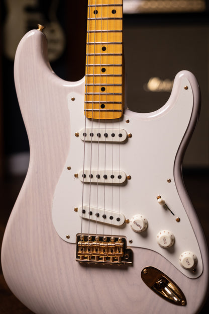 Fender 2019 Vintage Custom '57 Stratocaster Electric Guitar - Aged White Blonde