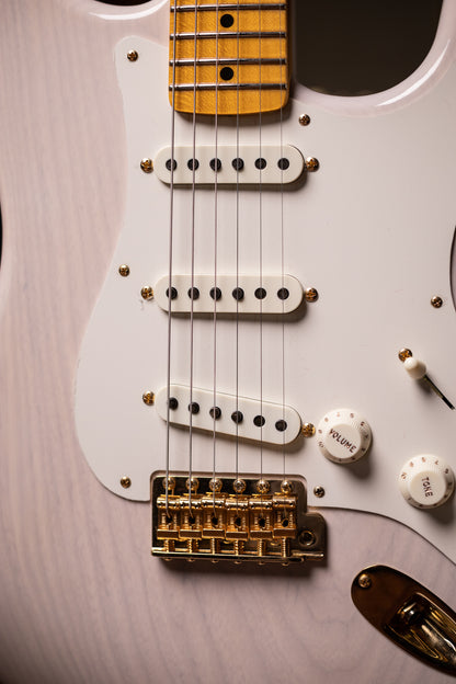 Fender 2019 Vintage Custom '57 Stratocaster Electric Guitar - Aged White Blonde