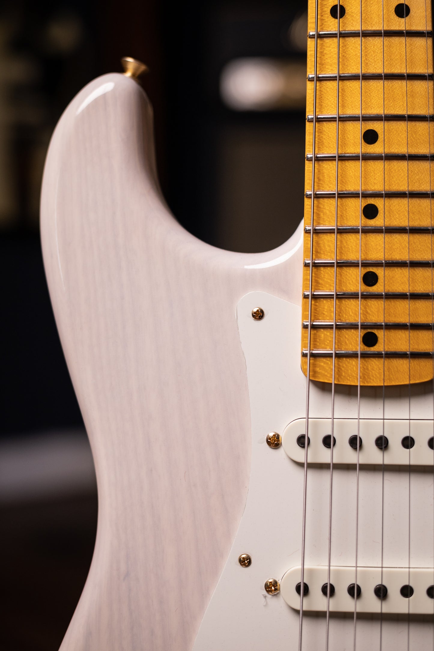 Fender 2019 Vintage Custom '57 Stratocaster Electric Guitar - Aged White Blonde