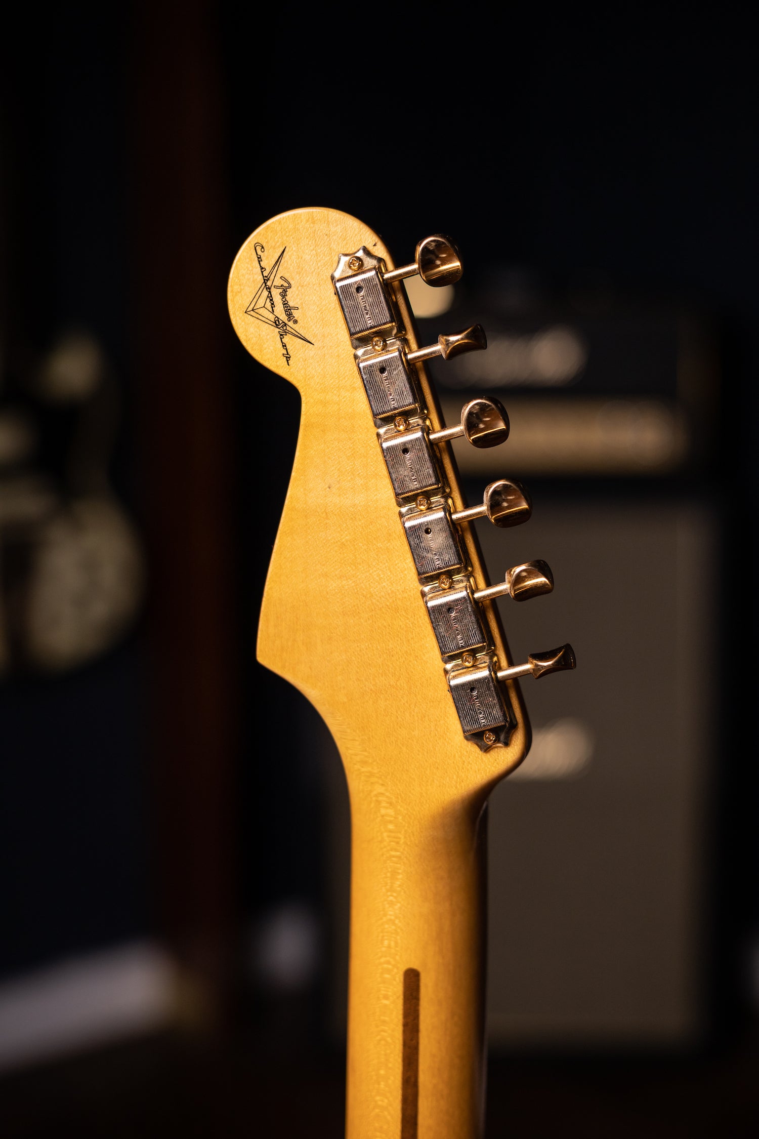 Fender 2019 Vintage Custom '57 Stratocaster Electric Guitar - Aged White Blonde