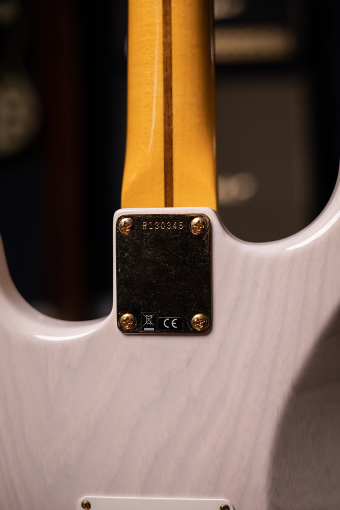 Fender 2019 Vintage Custom '57 Stratocaster Electric Guitar - Aged White Blonde