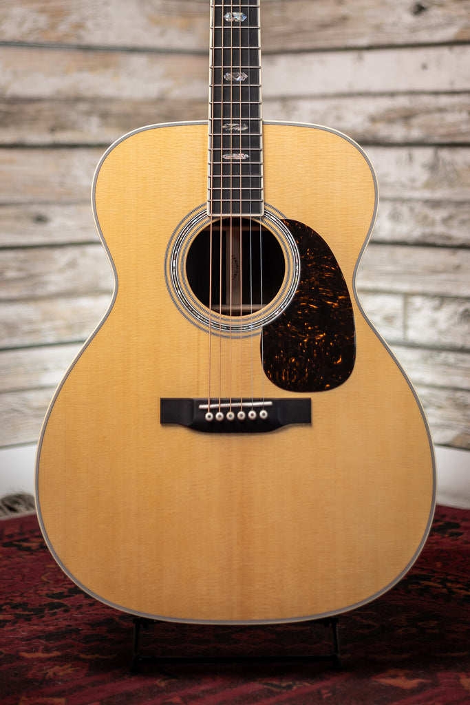 Martin J-40 Jumbo Acoustic Guitar - Natural