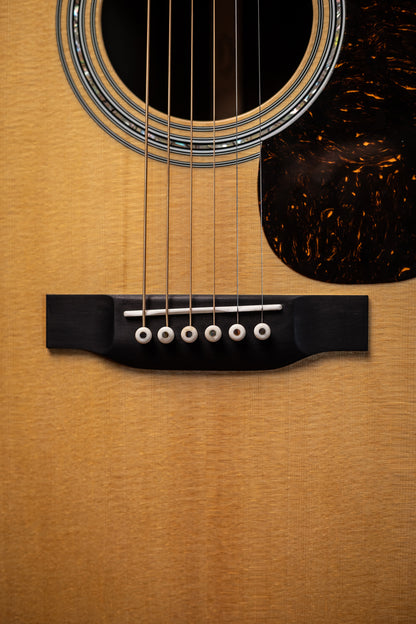 Martin J-40 Jumbo Acoustic Guitar - Natural