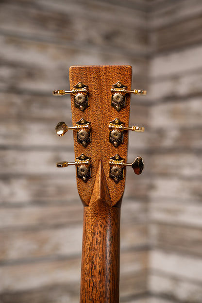 Martin J-40 Jumbo Acoustic Guitar - Natural