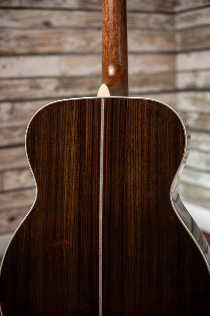 Martin J-40 Jumbo Acoustic Guitar - Natural