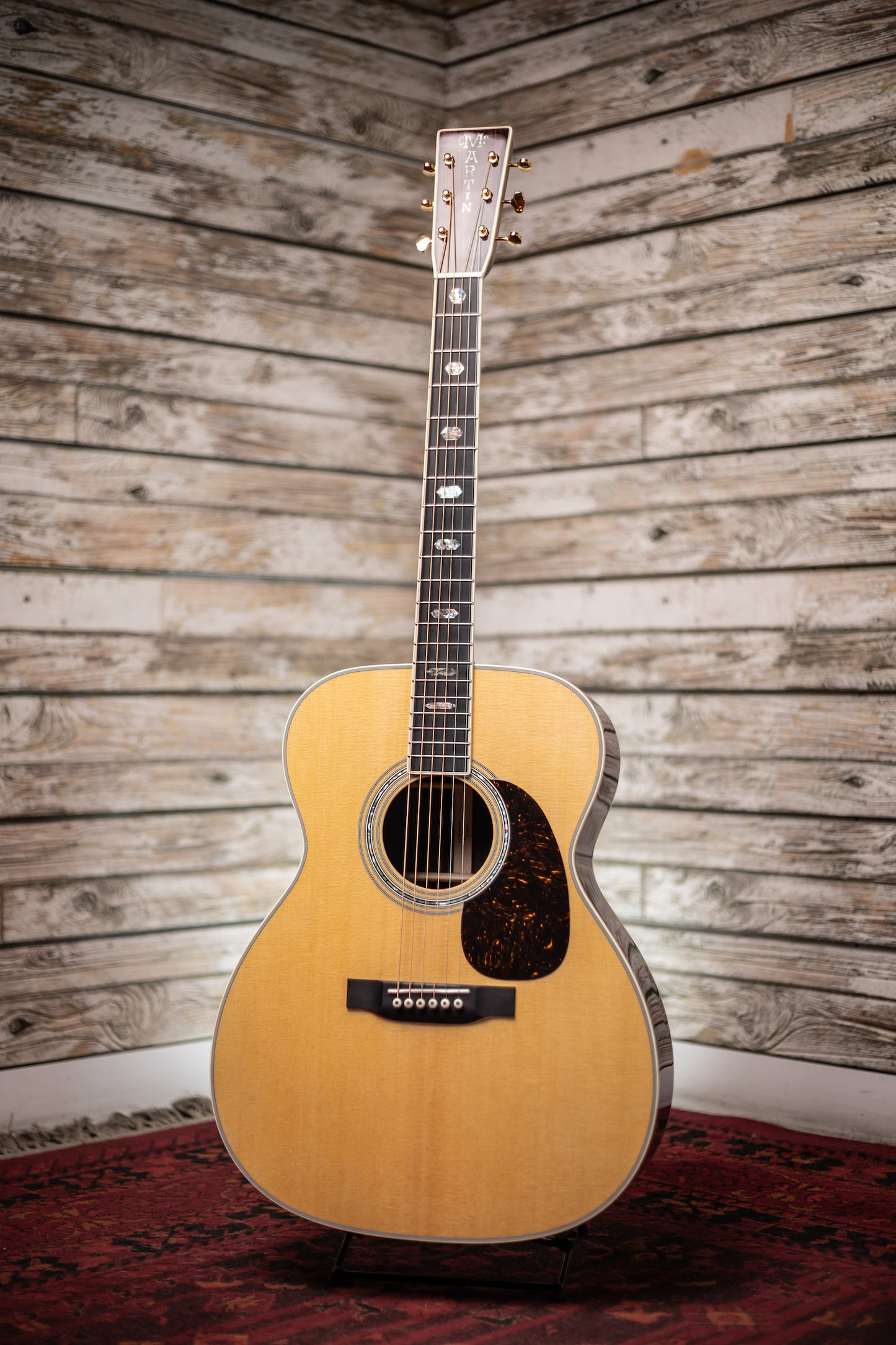 Martin J-40 Jumbo Acoustic Guitar - Natural