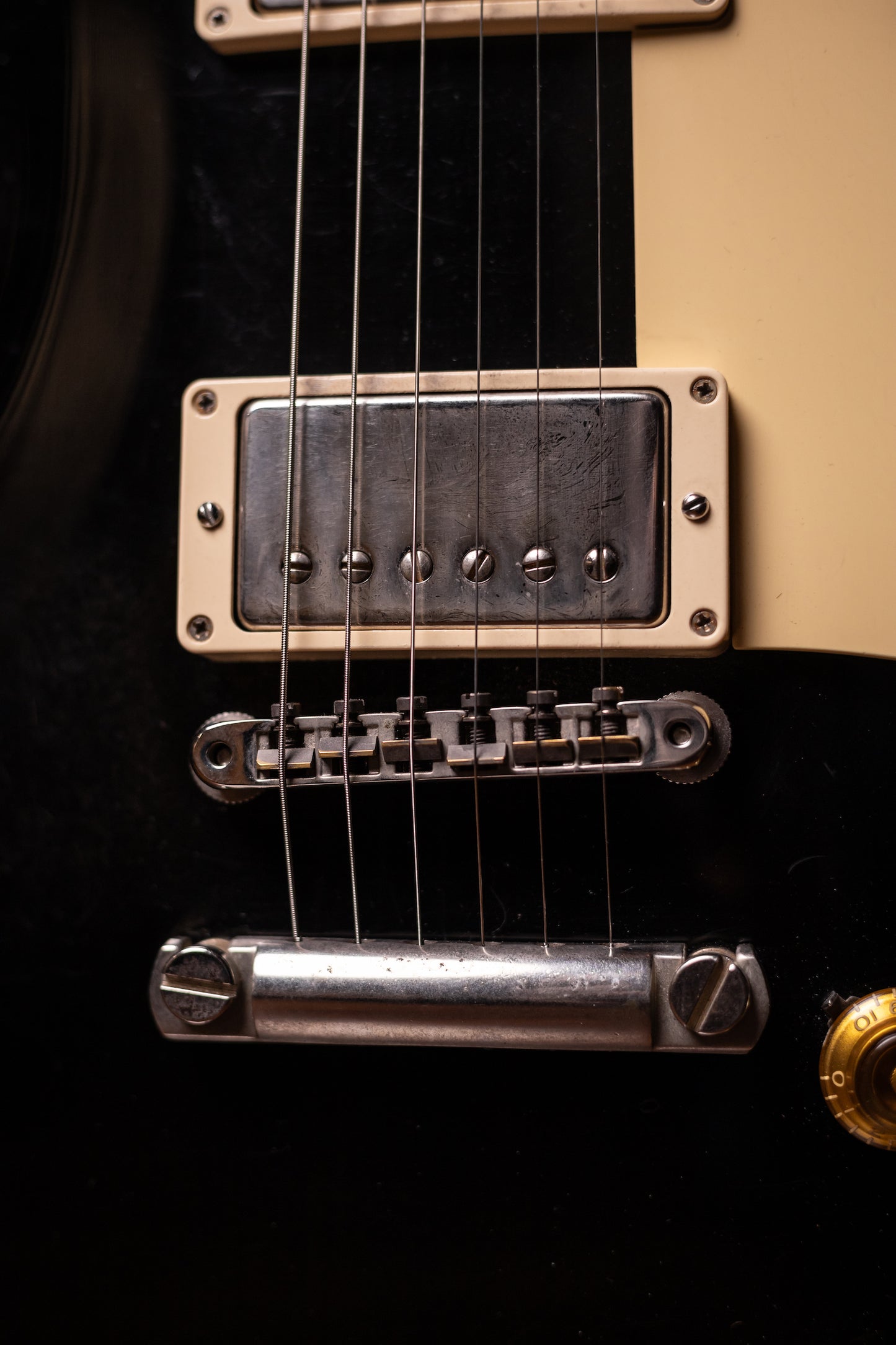 2017 Gibson Custom Shop 1957 Les Paul Standard Aged Reissue "Painted Over Series" Electric Guitar - Ebony Over Gold