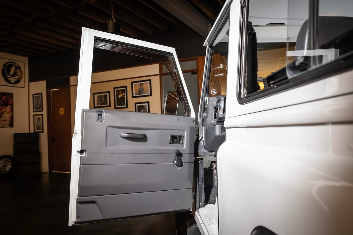 1995 Land Rover Defender 90 | White