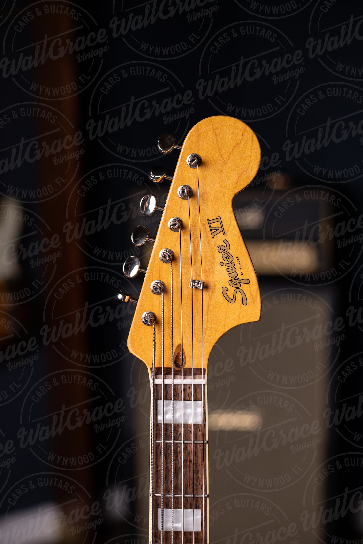 Squier Classic Vibe Bass VI - Black