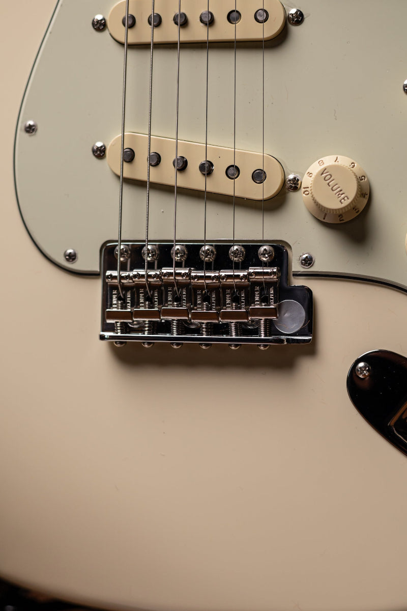 Fender American Vintage II 61 Stratocaster Electric Guitar - Olympic White