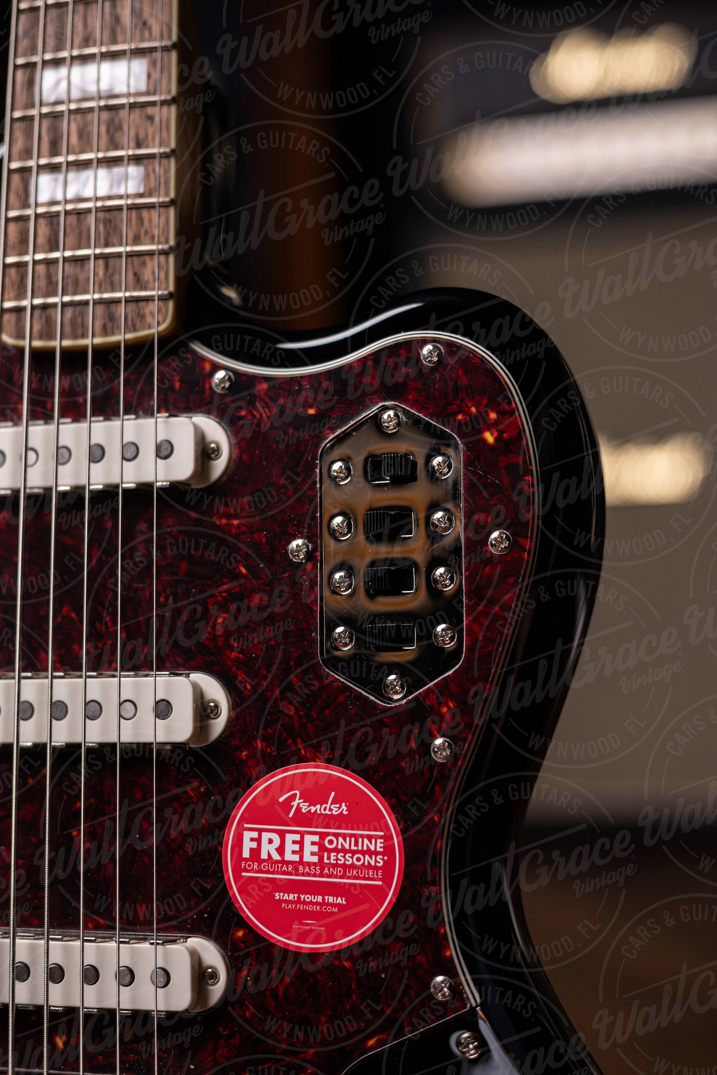 Squier Classic Vibe Bass VI - Black