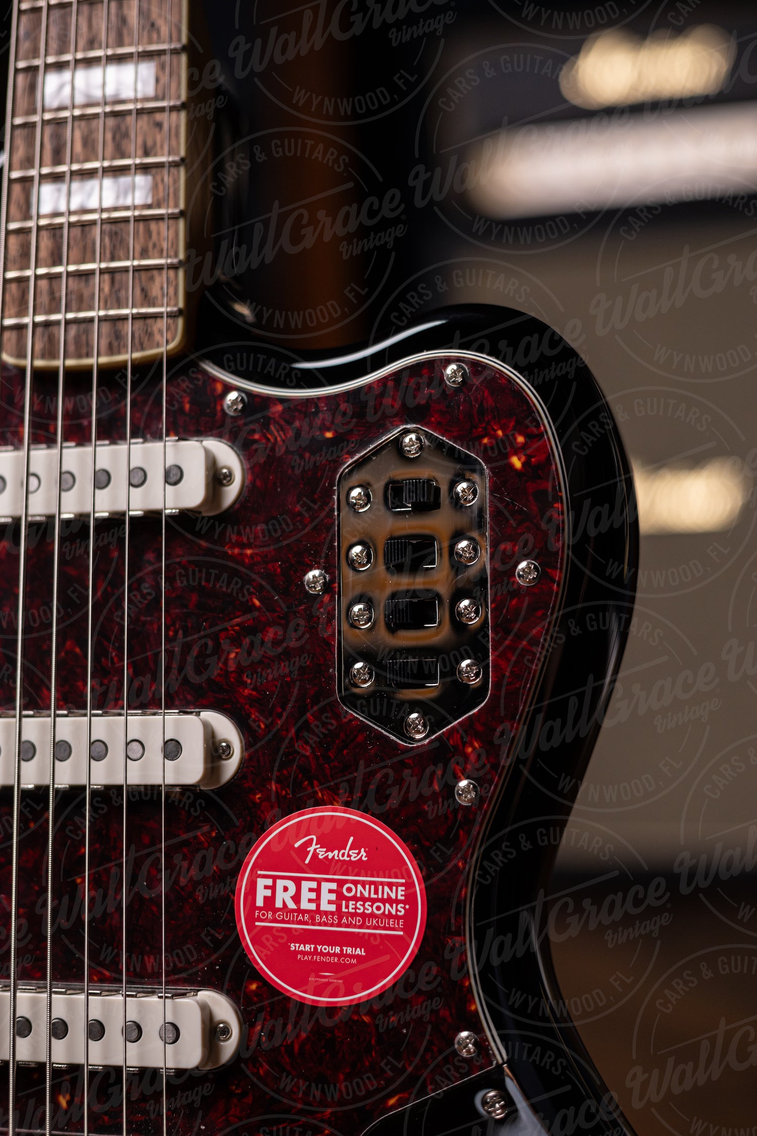 Squier Classic Vibe Bass VI - Black