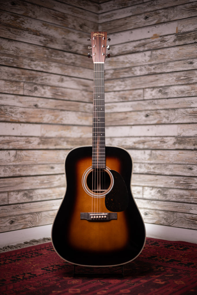 Martin 2018 HD-28 Acoustic Guitar - Sunburst