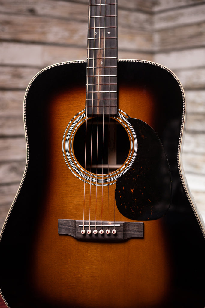 Martin 2018 HD-28 Acoustic Guitar - Sunburst