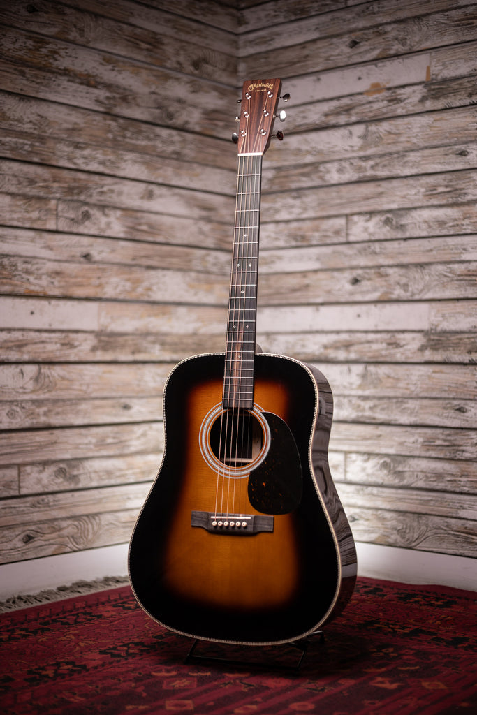 Martin 2018 HD-28 Acoustic Guitar - Sunburst