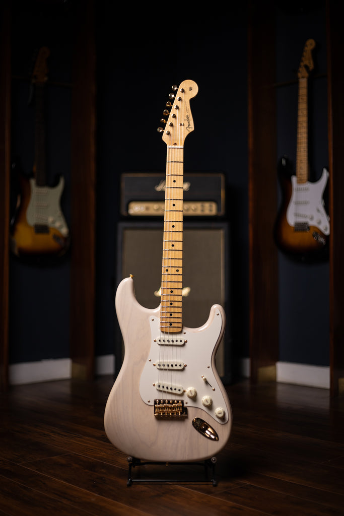 Fender 2019 Vintage Custom '57 Stratocaster Electric Guitar - Aged White Blonde