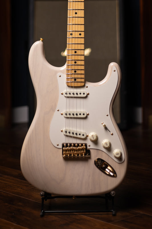 Fender 2019 Vintage Custom '57 Stratocaster Electric Guitar - Aged White Blonde