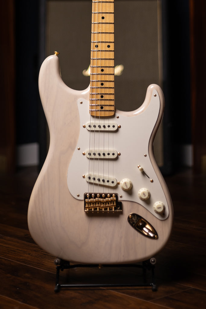 Fender 2019 Vintage Custom '57 Stratocaster Electric Guitar - Aged White Blonde