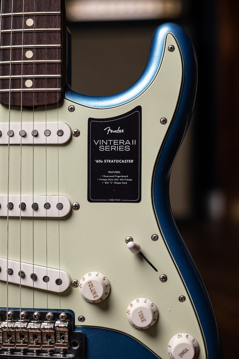 Fender Limited Edition Road Worn® '60s Stratocaster Electric Guitar - Lake Placid Blue