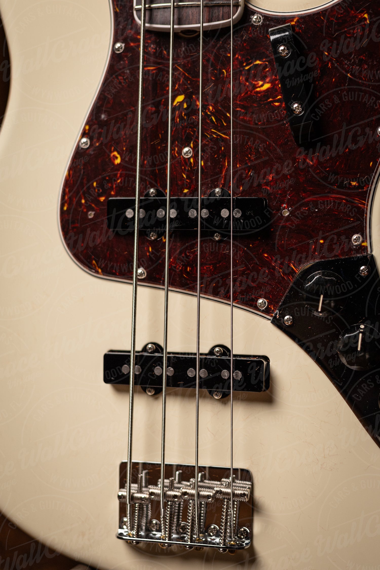 Fender American Vintage II 1966 Jazz Bass - Olympic White