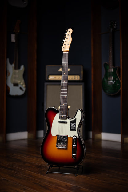 Fender Limited Edition Vintera III Early '60s Custom Telecaster - 3-Color Sunburst