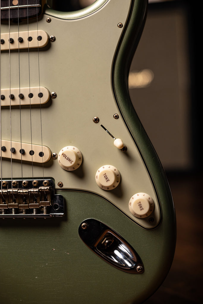 Fender Custom Shop 1959 Journeyman Stratocaster Electric Guitar - Faded Aged Sage Green Metallic